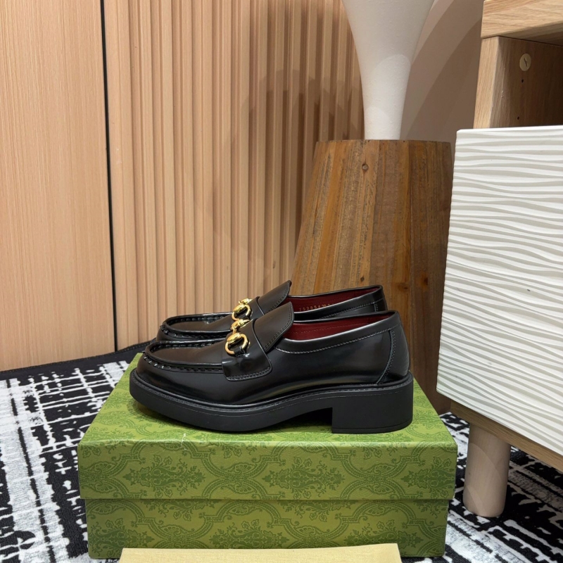 G*u*i leather shoes